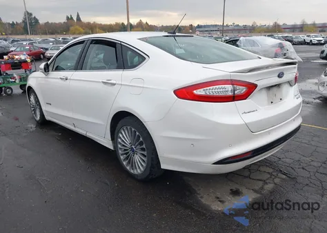 2014 Ford Fusion Hybrid Titanium z USA, uszkodzony, nr VIN 3FA6P0RU6ER299616